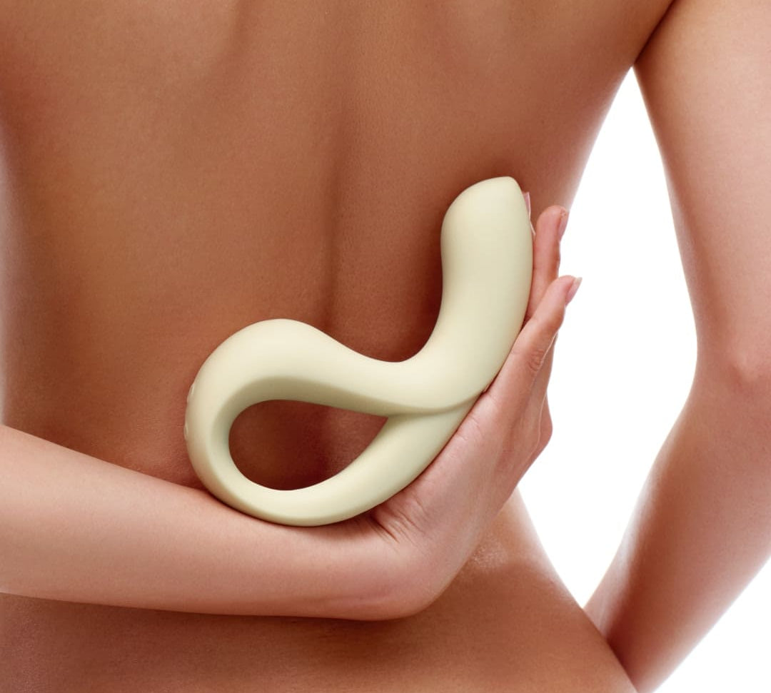 osuga eros thrusting vibrator with a broader clitoral vibrating zone